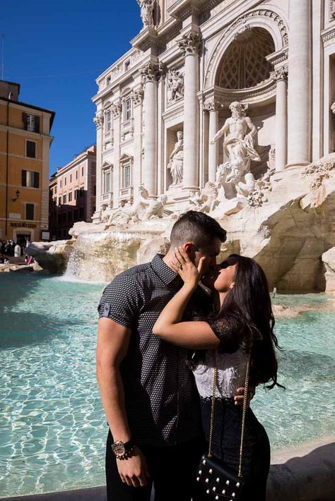 Couple Trevi Fountain, Couples In Rome, Photoshoot In Rome, Rome Photography, The Trevi Fountain, Rome Photo, Italy Aesthetic, Trevi Fountain, Milan Design