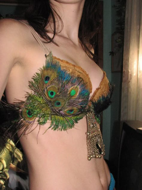 Peacock bra Belly Dance Bra, Peacock Costume, Chica Cool, Belly Dance Outfit, Hey Yall, Gold Brocade, Belly Dancer, Belly Dance Costume, Belly Dance Costumes