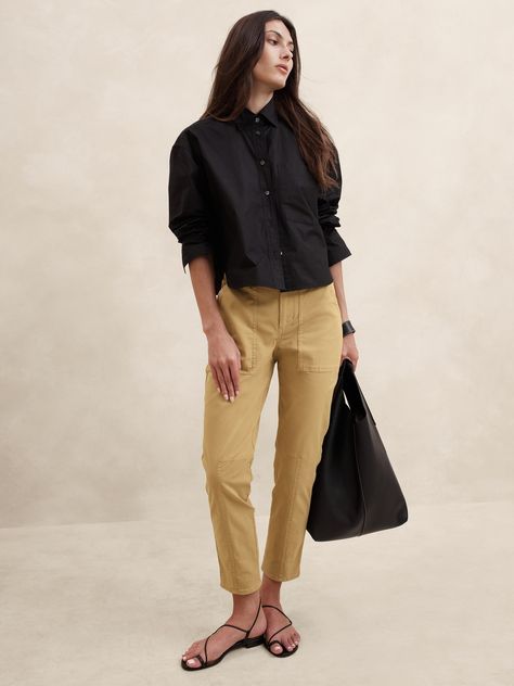 Short Petite Fashion, Utility Inspiration, Womens Khaki Pants, Black Khaki Pants, Travel Pants Women, Khaki Pants Outfit, Khaki Pants Women, Fall Pants, Legging Fits