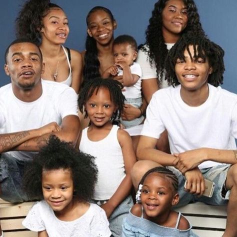 Black Family Pictures, Best Online Clothing Stores, Pretty Pregnant, Lip Makeup Tutorial, Future Family, Black Families, Family Pics, Future Goals, Animal Photos