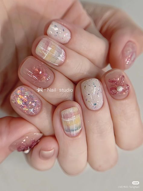 #Nailinspiration #coquette Short Nail Designs Maximalist, Nail Korean Style, Nail Minimal, Pencil Nails, Coquette Nails, Hello Nails, Cute Simple Nails, Subtle Nails, Beauty Nails Design