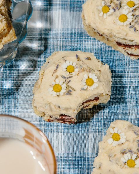 We’re celebrating the spring equinox with a batch of our lovely Chamomile Lavender Blondies. Chamomile infused vegan butter is the secret ingredient of our gluten free blondies. Studded with our bright, fruity Classic Dark Baking Chocolate, these blondies nod to a chocolate chip nostalgia. Our Dominican baking chocolate has an iconic boldness to it that balances in perfect harmony with the subtle, yet very present, florals and honey. These blondies will have you daydreaming of all the picnics, Lavender Blondies, Gluten Free Blondies, Edible Lavender, Lavender Uses, Baking Chocolate, Lavender Honey, Spring Equinox, Chamomile Tea, Flour Recipes