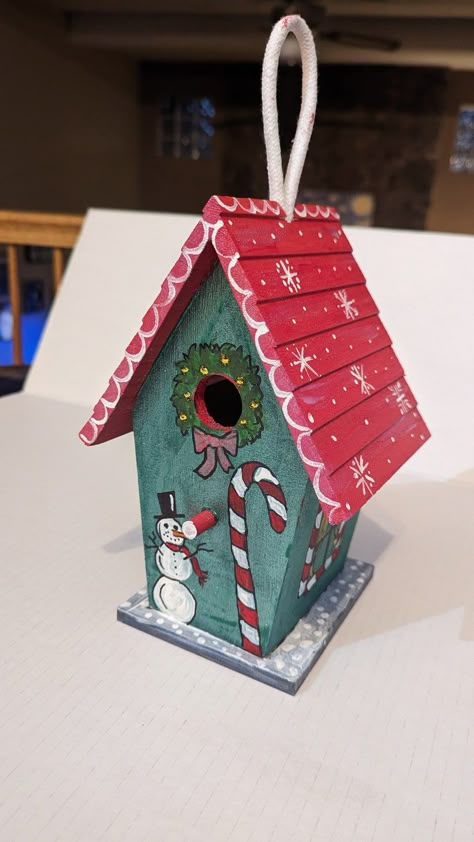 Christmas Birdhouses - Etsy Birdhouse Painting Ideas Christmas, Christmas Birdhouses Ideas Diy, Christmas Birdhouses Ideas, Christmas Bird Houses, Painted Bird Houses Ideas, Holiday Birdhouses, Birdhouse Painting, Snowman Trees, Artist Things