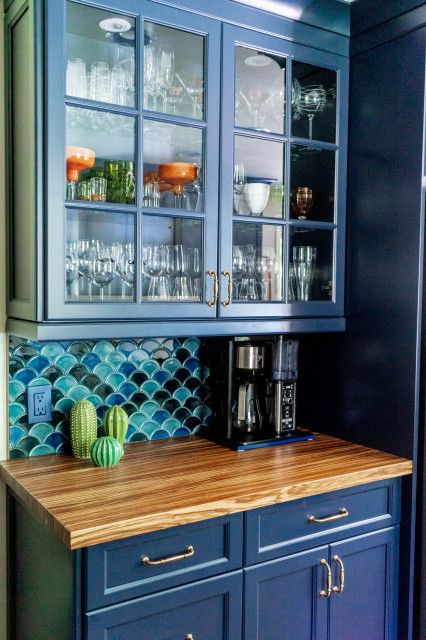 Kitchen of the Week: Deep Blue Cabinets and Eclectic Touches Blue Cabinets Butcher Block Counter, Green Backsplash, Blue Mosaic Tile, Turquoise Kitchen, Blue Backsplash, Dark Wood Cabinets, Staining Cabinets, Eclectic Kitchen, Kitchen Cabinet Styles