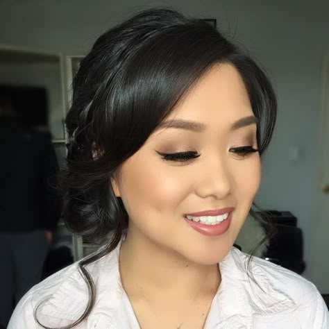 Natural Glam Bridal Makeup Asian, Asian Bridal Makeup Chinese, Makeup Asian Wedding, Maquillage Goth, Bride Makeup Natural, Soft Bridal Makeup, Makeup Asia, Soft Glam Look, Asian Wedding Makeup