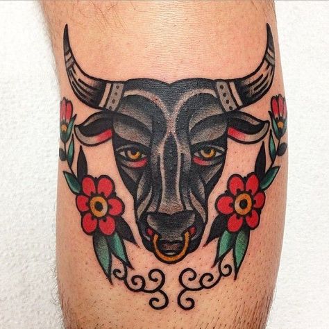 Bison Tattoo Ideas, Traditional Thigh Tattoo, Traditional Tattoo Animals, Ox Tattoo, Cow Skull Tattoos, Bison Tattoo, Bull Skull Tattoos, Cow Tattoo, Traditional Tattoo Inspiration