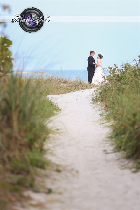 International Palms Resort and Conference Center Cocoa Beach - Cocoa Beach, FL - Wedding Venue Cocoa Beach Wedding, Art For Walls, Fl Beaches, Cocoa Beach Florida, Florida Wedding Venues, Wedding Venues Beach, Art Nouveau Art, Affordable Wedding Venues, Nouveau Art