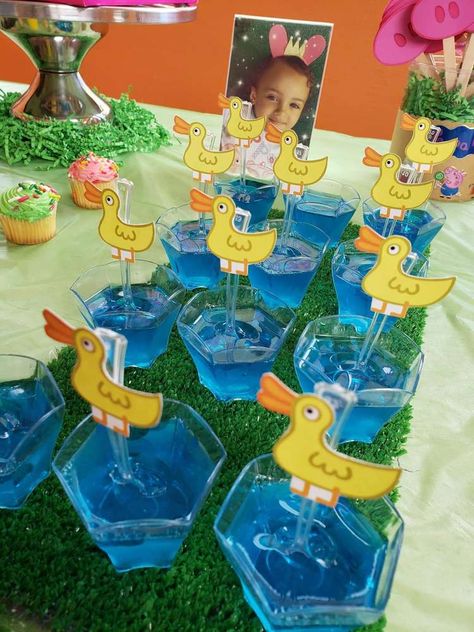 Peppa Pig Birthday Party Ideas | Photo 2 of 13 | Catch My Party Peppa Pig Birthday Food Ideas, Papa Pig Birthday Party Ideas, Peppa 2nd Birthday, Peppa Pig Birthday Party Diy, Peppa Pig Mermaid Party, Diy Peppa Pig Birthday Party, Peppa And George Birthday Party, George Pig Birthday Party Decorations, Peppa Party Ideas