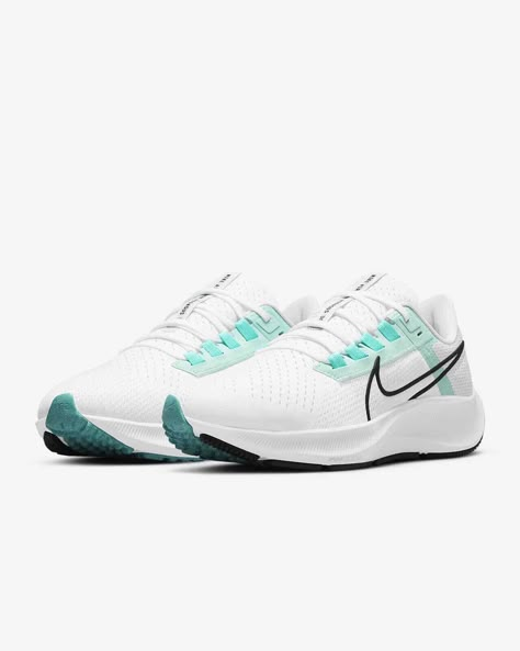 Cute Running Shoes, Nike Air Zoom Pegasus 38, Air Zoom Pegasus 38, Basket Sport, Preppy Shoes, All Nike Shoes, Nike Pegasus, Cute Nike Shoes, Nike Air Zoom Pegasus