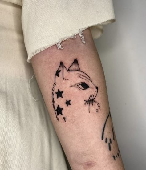 Female Energy Tattoo, Celestial Tattoo Sleeve, Cat Small Tattoo, Aura Tattoos, Neck Tattoo Women, Tattoo Best Friends, Small Cat Tattoo, Simple Cat Tattoo, Best Friends Tattoo