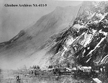 Frank Slide, in less than 100 seconds, 76 people lost their lives, 23 were injured and 17 miners were trapped inside a mine shaft. Turtle Mountain. Sacred Garden, Southern Alberta, Physical Geography, Most Haunted Places, Most Haunted, Haunted Places, Historical Place, Scenic Drive, Historical Photos