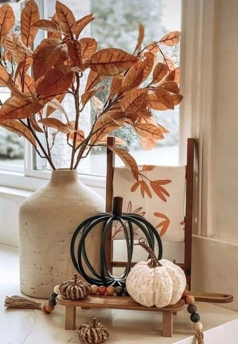 Autumn Interiors, Boho Fall Decor, Halloween Front Door Decorations, Modern Fall Decor, Halloween Front Doors, Neutral Fall Decor, Cozy Fall Decor, Adornos Halloween, Fall Decor Inspiration