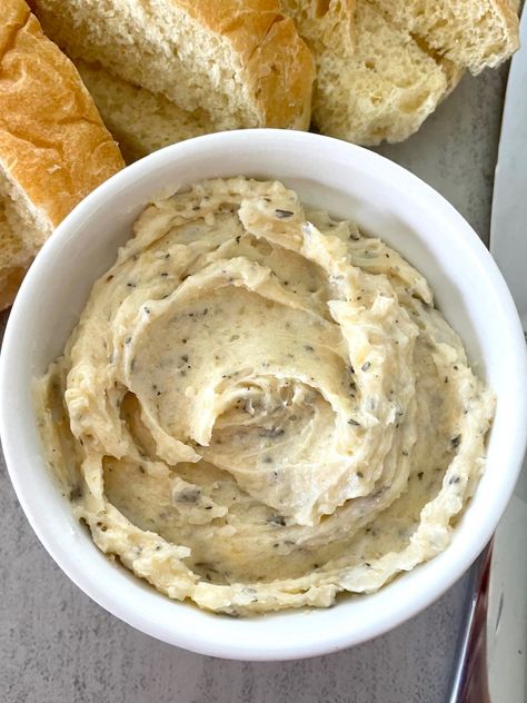 Garlic Parmesan Basil Butter Spread Chef Shamy Garlic Butter Copycat, Garlic Spread Recipes, Garlic Parmesan Butter, Garlic Butter Spread, Parmesan Butter, Basil Butter, Homemade Breadsticks, Flavored Butters, Herb Butter Recipe