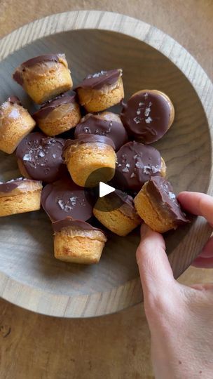 4.6M views · 62K reactions | Healthy Twix Cups🍫 https://hungryhappens.net/healthy-twix-cups/ | hungry happens | hungry happens · Original audio Keto Candy, Almond Flour Recipes, Muffin Tray, Small Spoon, Chocolate Topping, Sugar Free Desserts, Small Bowl, Protein Snacks, Low Carb Desserts