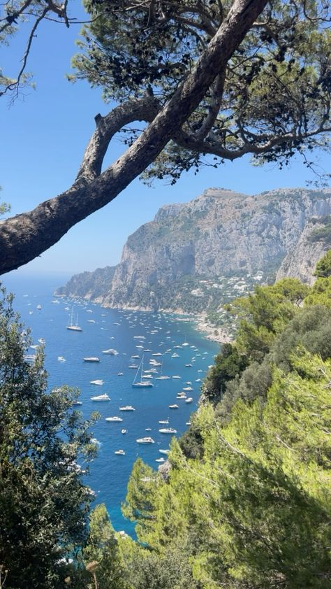 capri, italy Capri Italy Photo Ideas, Capri Italy Aesthetic, Capri Aesthetic, Manifest Goals, Holiday In Italy, Trip Italy, Capri Island, Pretty Scenery, Black Cars