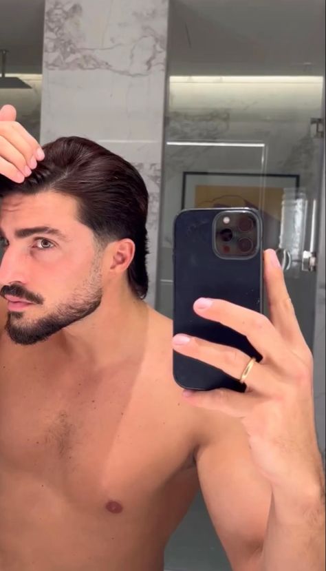 70 30 Haircut Men, Guy With Long Hair, Long Hair And Beard, Gym Workout Planner, Hairstyle Men, Haircut Men, Workout Planner, Haircuts For Wavy Hair, Men Hair