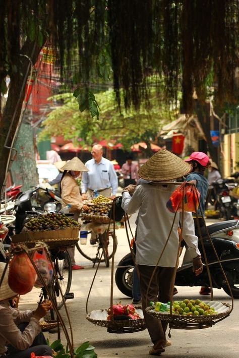 Street Food Market, Vietnam Voyage, Vietnam Food, Photo Competition, Hanoi Vietnam, Tulum Mexico, Southeast Asian, Hoi An, Kyoto Japan