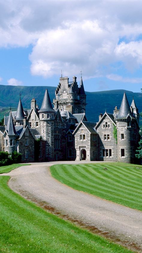 Inside Private Castle Homes of the Scottish Highlands | Vogue Scottish Castles Highlands, Castle Homes, Highlands Castle, Castle Estate, Castle Mansion, Stately Homes, Royal Castles, Scottish Castles, Castle House