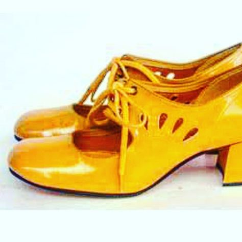 6 Likes, 2 Comments - Anna (@justannajohnson) on Instagram: “Sweet as a bush lemon” 60s Shoes, 1960s Shoes, 70s Shoes, Mod Shoes, Fashion 1960s, Sixties Fashion, Yellow Shoes, Mod Fashion, Mary Jane Heels