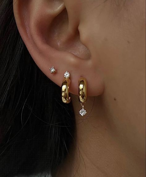 Gold earrings, hoop, earings, stud, earrings, aesthetic, earrings, diamond Diamond Stud Aesthetic, Stud Earrings Aesthetic, Stud Aesthetic, Earring Stack, Aesthetic Earrings, Cool Ear Piercings, Minimal Gold, Earrings Aesthetic, Gold Aesthetic