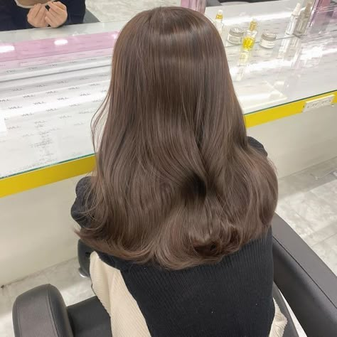 Light Medium Brown Hair, Cool Tone Brown Hair, Cool Brown Hair, Healthy Hair Colors, Wedding Hair Colors, Medium Hair Color, Korean Hair Color, Brown Hair Looks, Medium Brown Hair