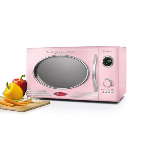 Pink Nostalgia, Pink Microwave, Retro Microwave, Countertop Microwave Oven, Convection Cooking, Chrome Door Handles, Countertop Microwave, Look Retro, Cooking Set