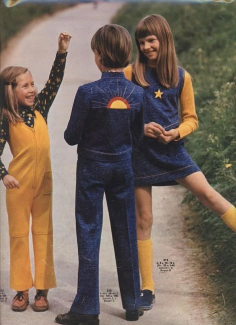 70s Children Fashion, 70s Kids Outfits, 1970s Kids Fashion, Kids 70s Outfit Ideas, 80s Children Fashion, 80s Kids Outfits, 70s Kids Fashion, Pizza Song, Fashion Gender Neutral