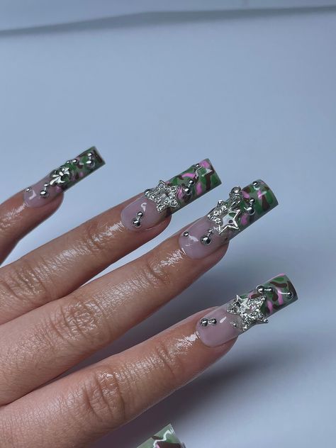 Nail prep kit included️ Army Print Nails, Camo Print Nails, Albanian Nails, Green Cheetah Print Nails, Hard Nails Designs, Grey Leopard Nails, Camo Nails Acrylic, Charm Acrylic Nails, Camo Acrylic Nails