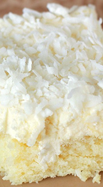 Coconut Sheet Cake, Best Coconut Cake Recipe, Coconut Sheet Cakes, Coconut Cakes, Easy Icing, Cake Coconut, Coconut Icing, Zucchini Bites, Bolo Red Velvet