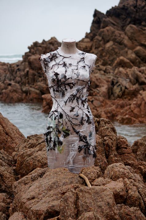 Seaweed Outfit, Seaweed Costume Diy, Seaweed Clothes, Seaweed Accessories, Seaweed Fashion, Seaweed Dress, Seaweed Inspired Fashion, Ocean Pollution Fashion, Swim Outfit