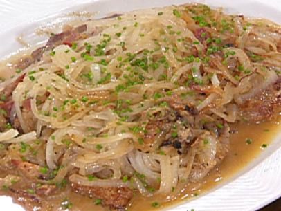 Calf's Liver with Bacon, Caramelized Onions and Sherry from Emeril Lagasse on Food Network Ginger Food, Sherry Recipes, Liver And Bacon, Calves Liver, Organ Meats, Roasted Lamb, Lamb Loin, Liver And Onions, Liver Recipes