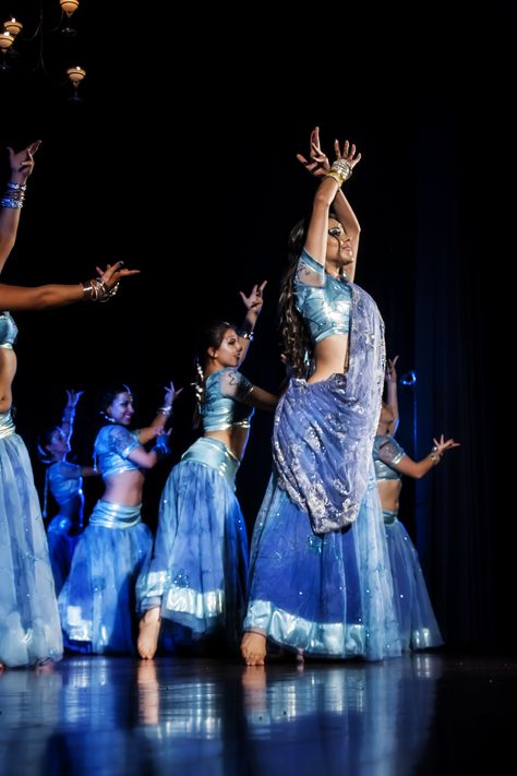 bollywood dance from @ahlannur show! Dance Aesthetic Bollywood, Bollywood Dance Aesthetic, Indian Dances, Bollywood Dance Costumes, Indian Dance Costumes, Bollywood Theme Party, Ball Dance, Bollywood Theme, Belly Dancing Classes