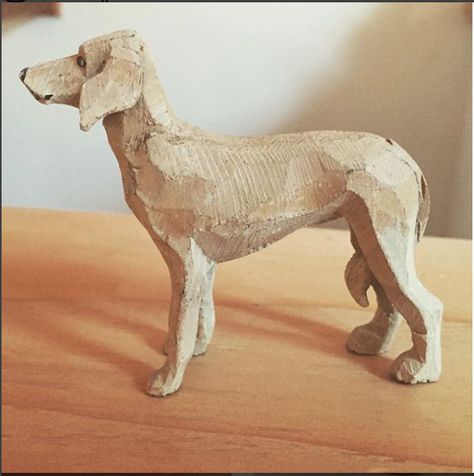 Woodworking Art Ideas, Willow Tree Figures, Wood Carving Art Sculpture, Carved Animals, Whittling Projects, Simple Wood Carving, Dog Tree, Woodworking Inspiration, Wood Dog