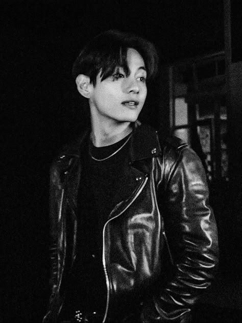 V Bta, Taehyung Photoshoot, First Love Bts, Kim Taehyung Wallpaper, Foto Jungkook, V Taehyung, Bts Book, Foto Bts, Bts V