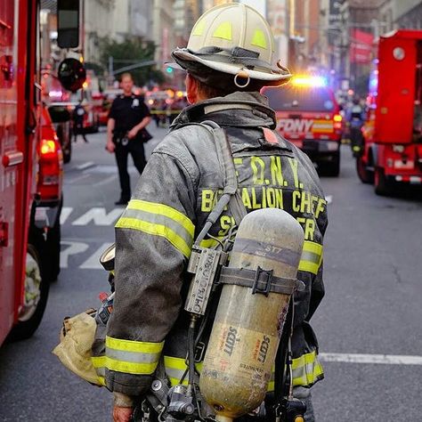 FEATURED POST   @rescueoffire  ___________________________________________  FEATURED POST .  Must follow @chief_miller  Use  #chiefmiller Private pages must DM pictures  Only the best will be posted  Tag your friends . . check out  http://ift.tt/22IZzKM   #firedepartment #firefighter #fire #firefighters #firetruck #fd #brotherhood #chive #kcco #chiver #emt #paramedic #emergency #ambulance #medic #goestojobs #bombeiros #iaff #hot #likes #instalike #instagood #followme #love #instapic #firerescue #ems #fitness Fdny Firefighters, Firefighter Paramedic, Emergency Ambulance, Train Platform, Emt Paramedic, Fire Chief, Washington Square Park, White Horses, Chicago Fire