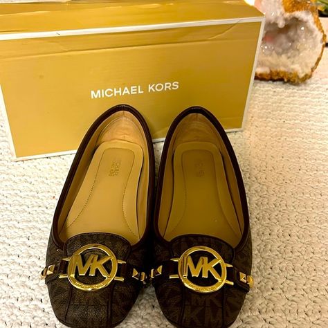 Michael Kors Fulton Studded Logo Moccasin Michael Kors Loafers, Loafers Outfit, Hardware Logo, Loafer Shoes Women, Loafer Women, Flat Shoe, Perfect Wardrobe, Tory Burch Flats, Leather Shoes Woman