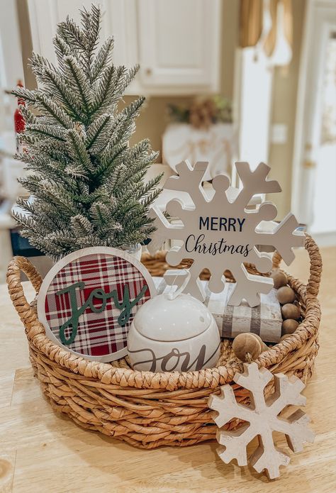 Christmas Wooden Tray Ideas, Christmas Decorative Tray, Top Of Fridge Christmas Decor, Christmas End Table Decor Ideas, Basket On Shelf, Christmas Coffee Table Decor Living Rooms, Christmas Basket Decor, Christmas Coffee Table Decor Trays, Christmas Tray Decor Ideas