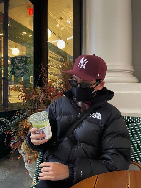 maroon yankees hat, black north face puffer, ralphs coffee Maroon Hat Outfit, Yankees Hat Outfit, Ralphs Coffee, Black North Face Puffer, Maroon Hat, Yankees Hat, Quick Fashion, North Face Nuptse, Instagram Men