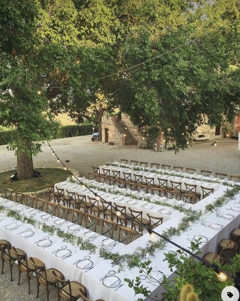 Wedding Ceremony At Dinner Tables, Long Table Family Style Wedding, Outside Wedding Reception Tables, Outdoor Reception Table Layout, 100 People Wedding Seating Layout, Wedding Banquet Table Layout, U Wedding Table, 60 People Wedding Reception Layout, Small Wedding Long Table