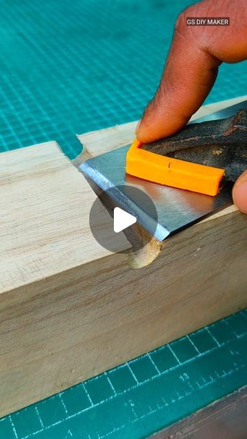 Dowel Maker Jig, Diy Dowel Maker, Dowel Jig, Jet Woodworking Tools, Wood Plane, Daily Hacks, Woodworking Carpentry, Making Tools, Woodworking Jigs