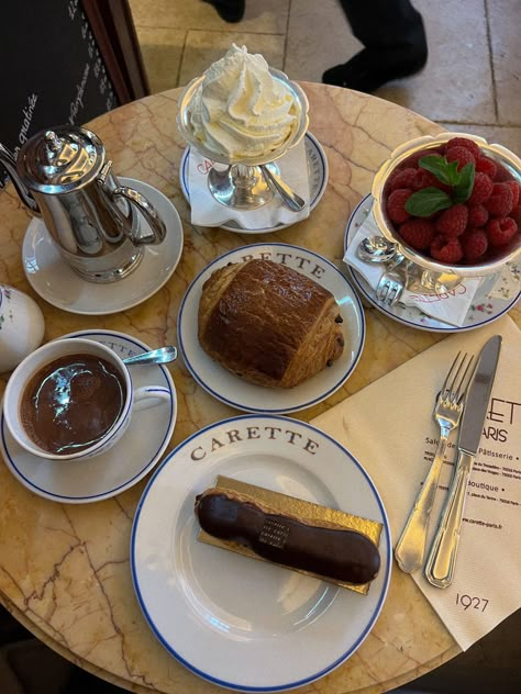 Cafes In France, Carette Cafe Paris, Coffee In France, Breakfast In France, Coffee Croissant Aesthetic, Croissant For Breakfast, French Food Asethic, France Pastries, French Breakfast Aesthetic