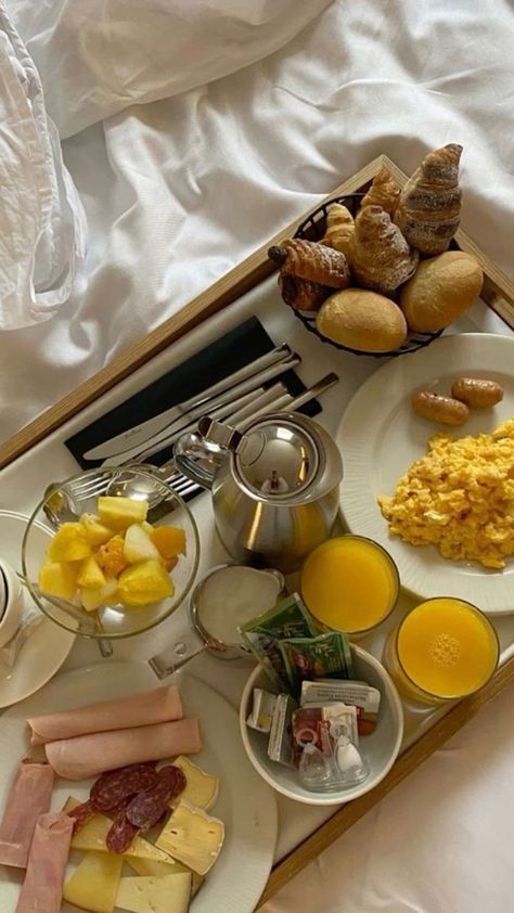 Breakfast Photography, Hotel Breakfast, Breakfast And Brunch, Breakfast Tray, Lunch Recipes Healthy, Breakfast Time, Food Snapchat, Best Breakfast, Aesthetic Food