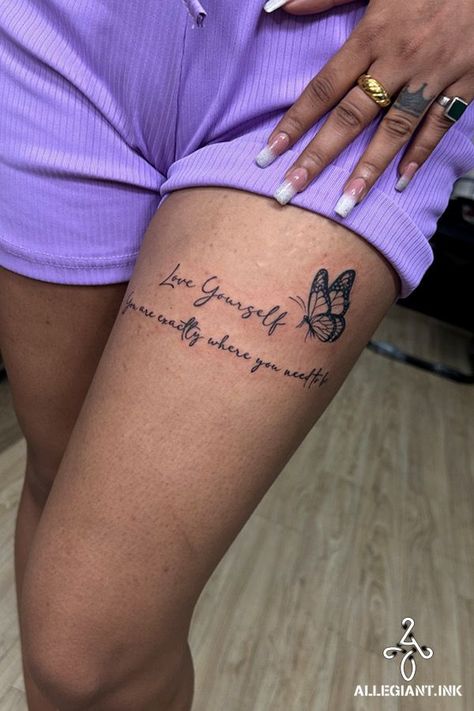 Thigh Word Tattoo Women, Unique Thigh Tattoos Women, Above Knee Tattoo Words, Over The Knee Tattoo Words, Tattoo Word Ideas, Above Knee Tattoos Women, Above The Knee Tattoos Women, Knee Tattoo Words, Leg Quote Tattoo