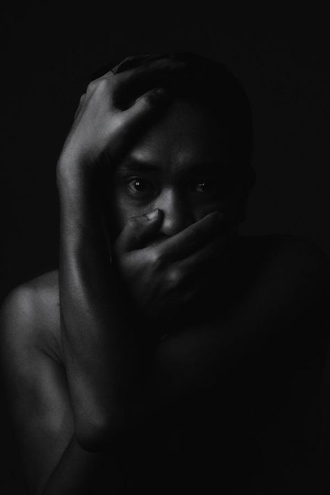 Silence Photography, Low Key Portraits, Low Key Photography, Expressions Photography, Dark Portrait, Portrait Photography Men, Photographie Portrait Inspiration, Self Portrait Photography, Emotional Photography