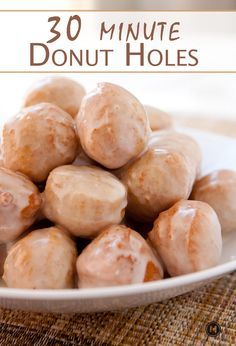 Donut holes in around 30 minutes flat. No joke it's doable and they are just as good as most donut shops. Don't forget the maple glaze! Donut Holes Recipe, Donut Hole Recipe, Donuts Recipes, Holiday Morning, Glazed Donut, Donut Holes, Homemade Donuts, Maple Glaze, Oreo Dessert