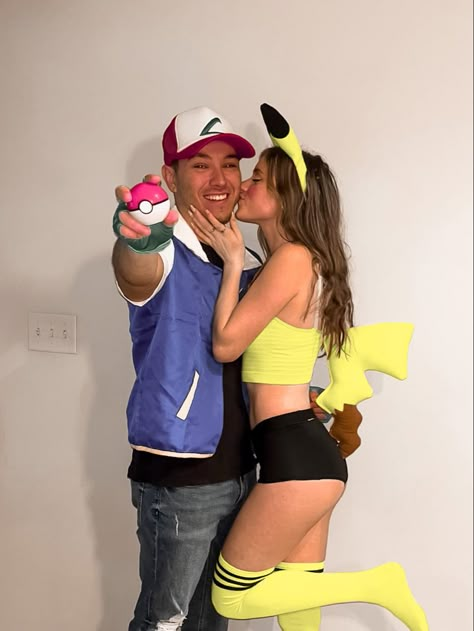 Couple Anime Halloween Costumes, Anime Halloween Costume Ideas Couple, Pokemon Costume Ideas, Couple Costumes Anime, Asian Couple Halloween Costume, Anime Couple Costume Ideas, Anime Couple Costumes For Halloween, Couples Costume Last Minute, Baddie Halloween Costumes Couples