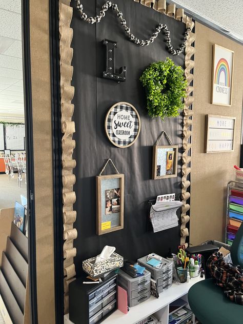 Reading And Math Bulletin Board Ideas, Gallery Wall In Classroom, Vintage Teachers Desk Makeover, Black And White Neutral Classroom Decor, Rustic Classroom Ideas, High School Sped Classroom Decor, Vintage Bulletin Board Ideas, Black Bulletin Board Classroom, Aesthetic Classroom Decor Middle School