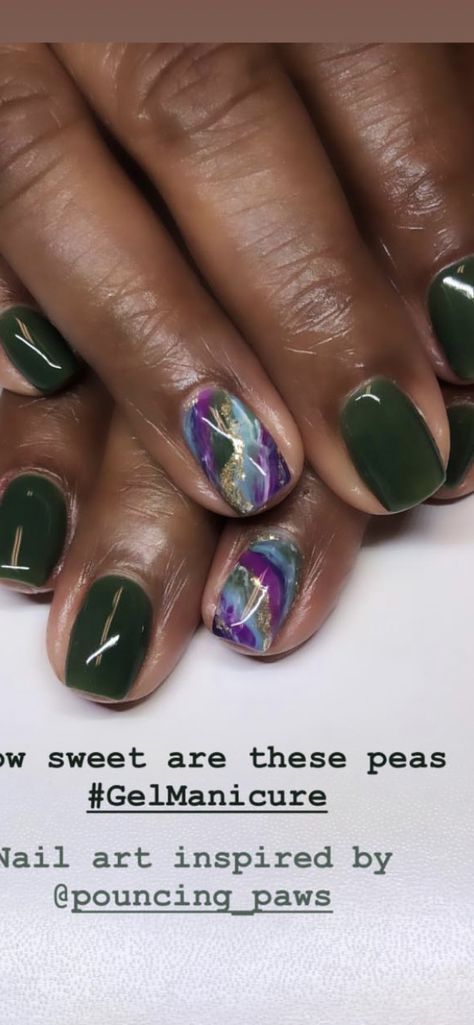 Hunter Green Short Nails, Emerald Green Toe Nails, Nail Inspo Short Fall, Emerald And Gold Nails, Shades Of Green Nails, Almond Nails Green, Green Short Nails, Green Toe Nails, Vacay Nails