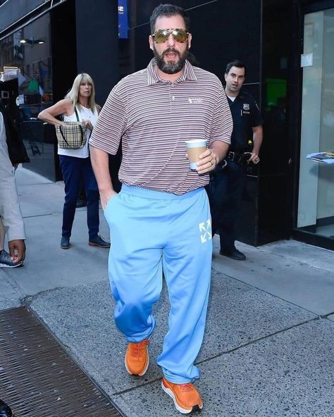 Adam Sandler Sweatpants, Woods Outfit, Polo Sneakers, Hollywood Street, Oversized Shorts, Iconic Outfits, Street Wear Outfits, Outfits Streetwear, Shorts Sweatpants