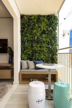 Klein Balkon Decor, Balcon Mic, Apartment Balcony Garden, Balkon Decor, Balcony Design Ideas, Small Balcony Garden, Balcony Railing Design, Terrace Decor, Small Balcony Design